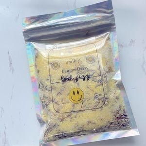 Smiley lemon daisy fizz 🍋